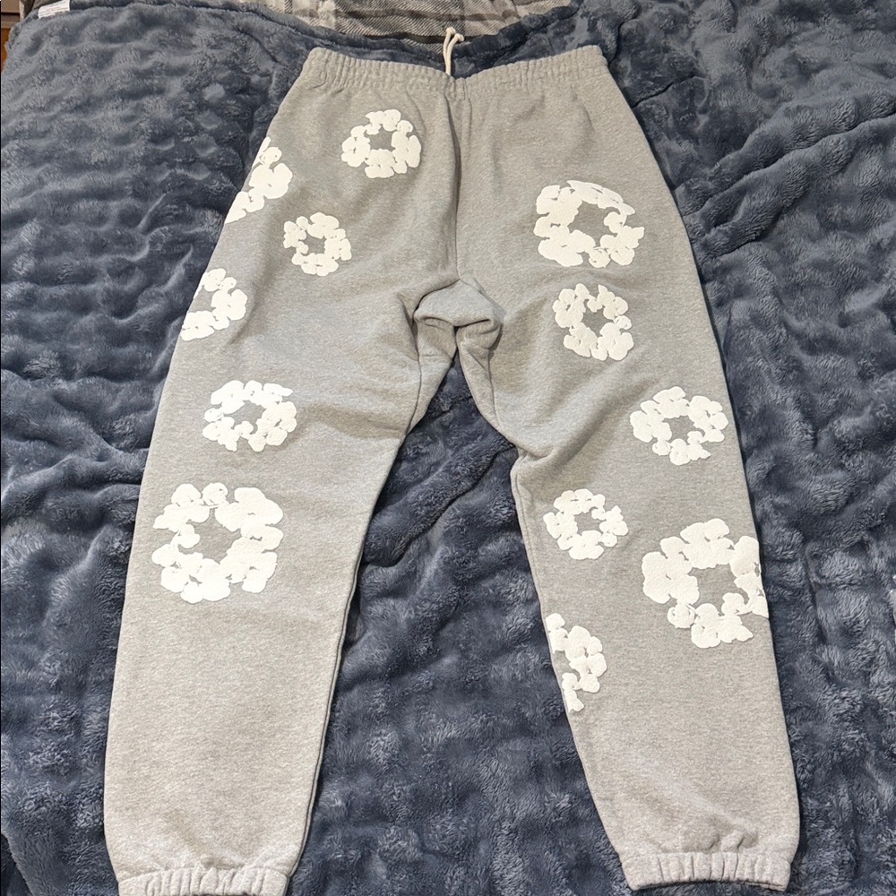 Denim Tears Cotton Wreath Sweatpants - Picture 3 of 3